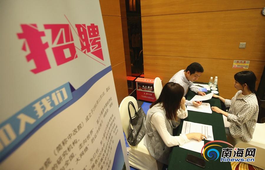 澳门管家婆100%精准2025,警惕虚假宣传、全面解答、时代解答解释落实
